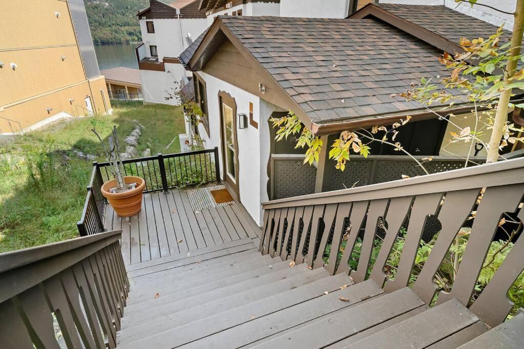 מונט טרמבלאנט Chic Mt-Tremblant Condo With View On The Lake By Denstays מראה חיצוני תמונה
