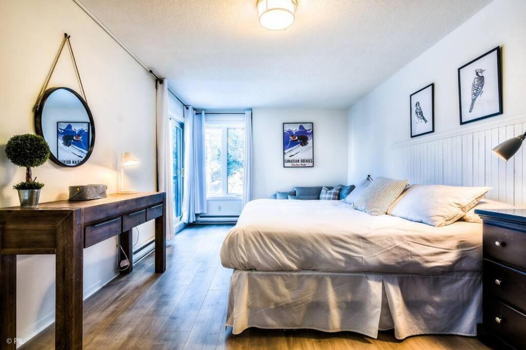 מונט טרמבלאנט Chic Mt-Tremblant Condo With View On The Lake By Denstays מראה חיצוני תמונה